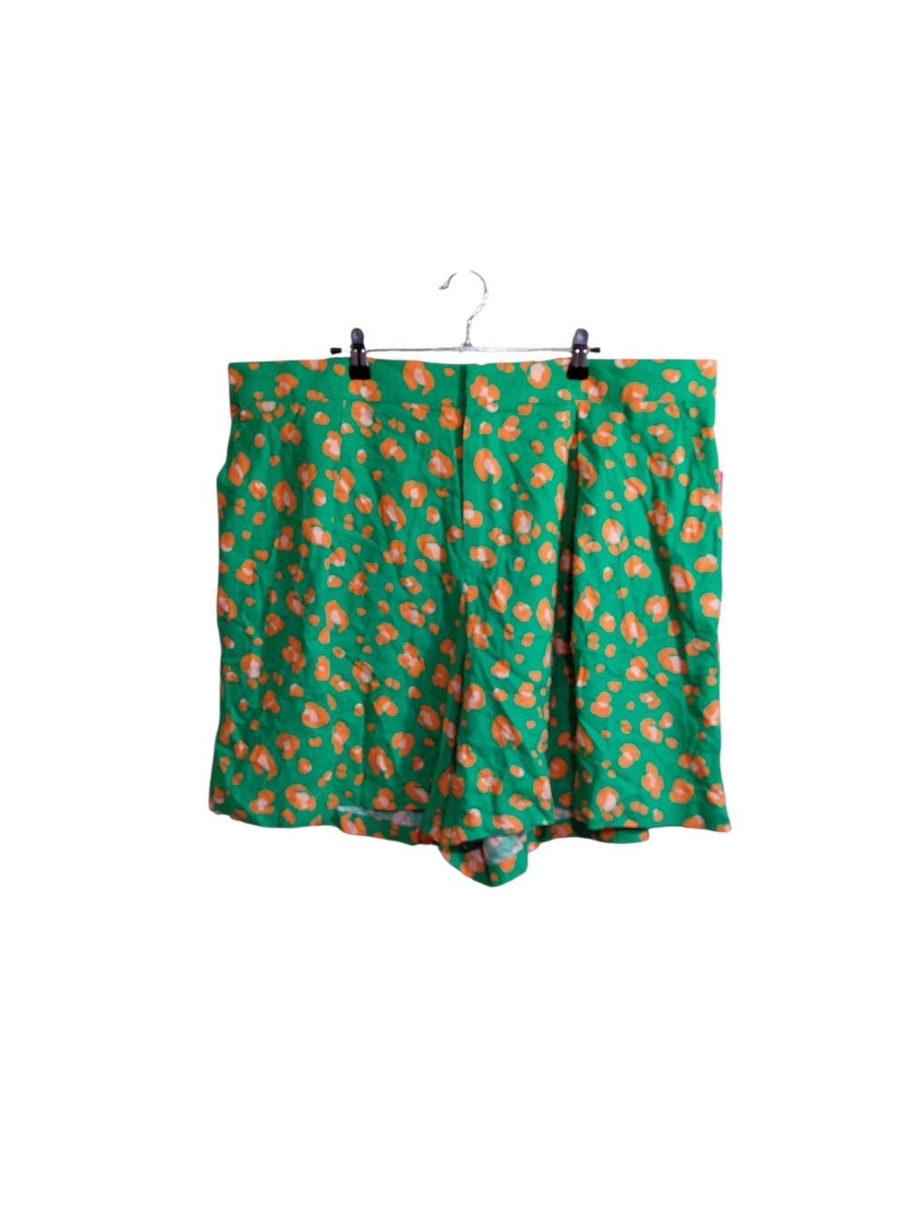 Green Floral-Spot Women's Bermuda Shorts by
